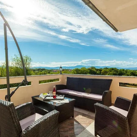 Spacious In The Croatian Islands Apartment *