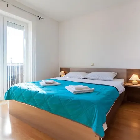 Apartment Spacious In The Croatian Islands Malinska